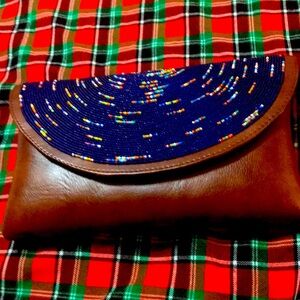 Crescent shape bead clutch bag